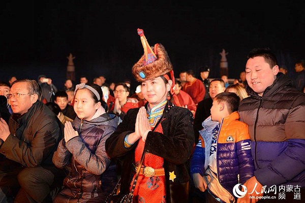 Mongolians exalt fire spirit in Bayannur