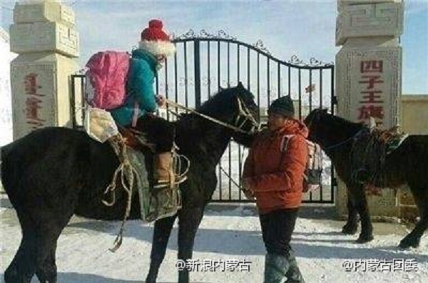 Mongol-style school opening day stuns netizens