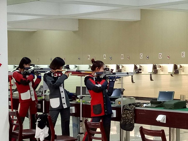 Teenagers compete in shooting championships