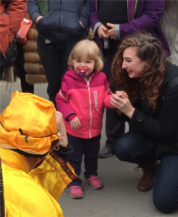 Wuxi: locals and foreigners celebrate Lantern Festival