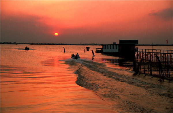 Yangcheng Lake