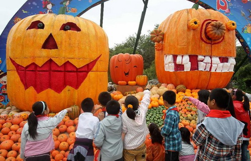 Halloween pumpkin festival kicks off in China's Nantong