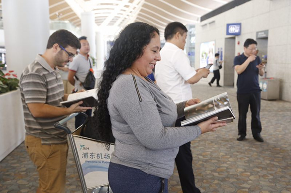 Shanghai Pudong Airport hosts Meicun erhu exhibition