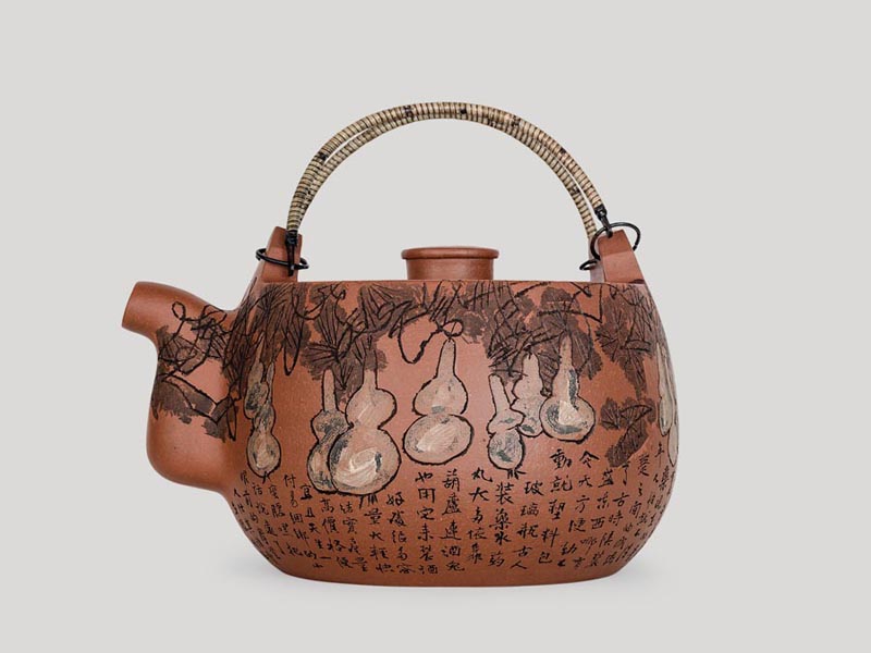 Artist in his 90s tries hand on earthen 'zisha' teapots