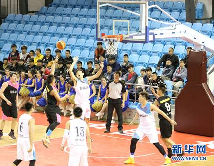 China national basketball players interact with NE China teenagers