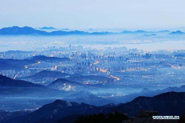 Scenery of fog-shrouded Qingdao City