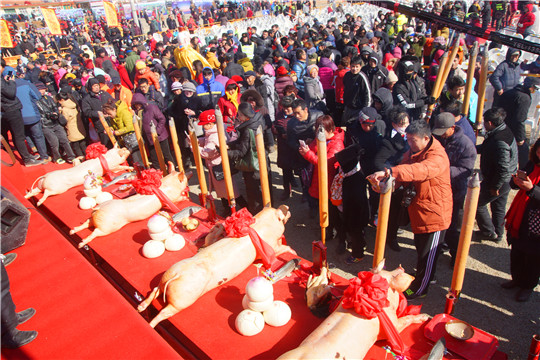 Qingdao fishermen celebrate Dragon King's birthday