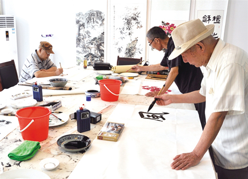 Painting and calligraphy activity to promote patriotism