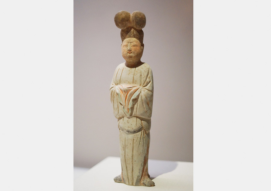 Pottery figurines showcase women's lives in ancient times