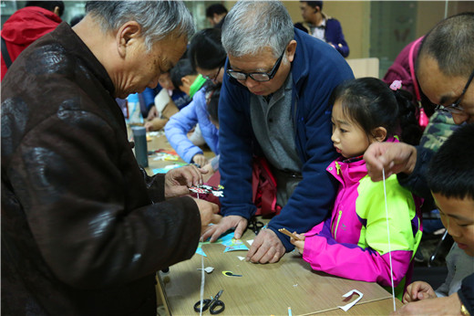 Shandong intangible cultural heritage classroom: Mount Tai shadow puppet play