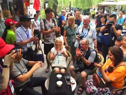 Foreign photographers record Jinan