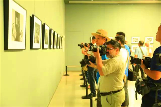 Photography exhibitions light up Shandong art museum