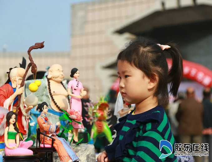 Penglai holds exhibition on wedding-related folk customs