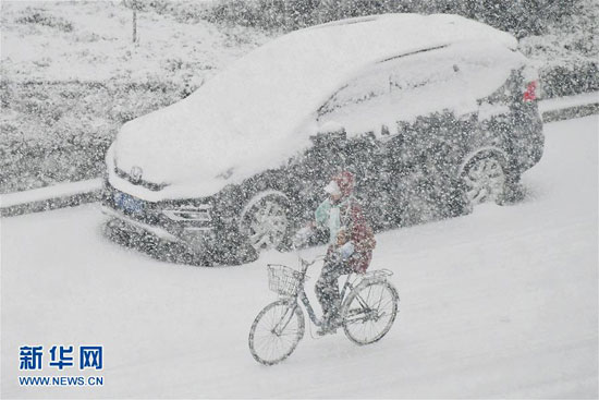 Yantai witnesses heavy snowfall