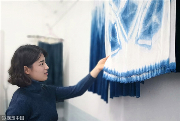 Student opens dye studio to reduce financial burden of parents