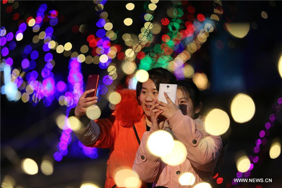 Colorful lanterns displayed to greet upcoming Lantern Festival in Shandong