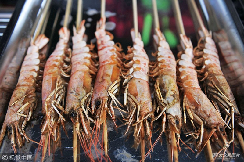 Snack attack at Qingdao Intl Beer Festival