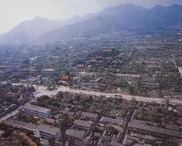 Photos record 40 years of changes in Tai'an city