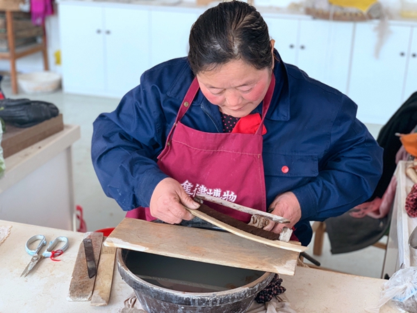 At a glance: process of making traditional writing brushes