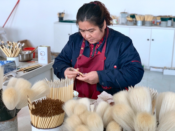 At a glance: process of making traditional writing brushes