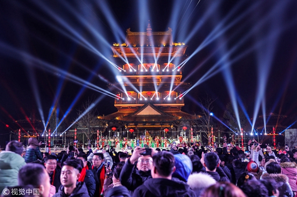 Temple fair dazzles Taierzhuang ancient town