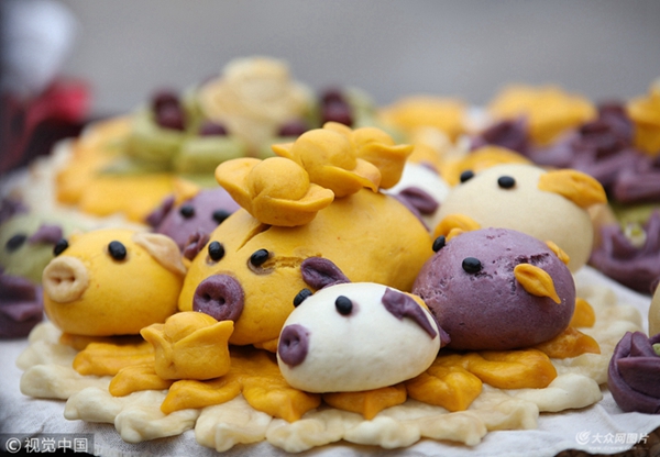 Steamed bun making competition held in Rizhao