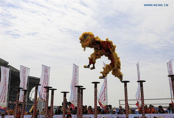 Dragon and lion dance competition held in Linyi