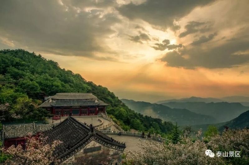 Mount Tai in a sea of clouds