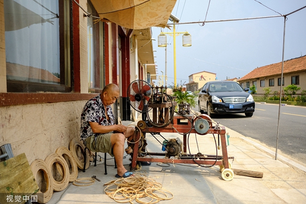 Handmade birdcages stand the test of time