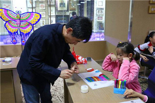 Shandong intangible cultural heritage classroom: how to make a simple kite