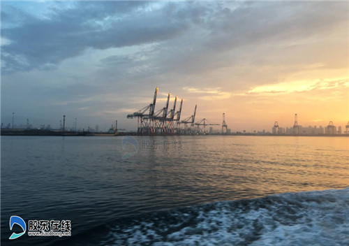 Beautiful sunset at the Port of Yantai