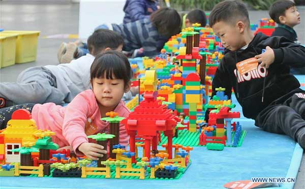 Creative contest on piling up building blocks held in Yantai