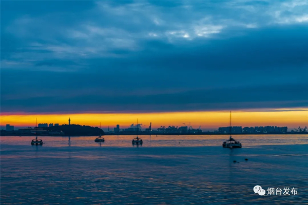 Coastal scenery of Yantai in early summer