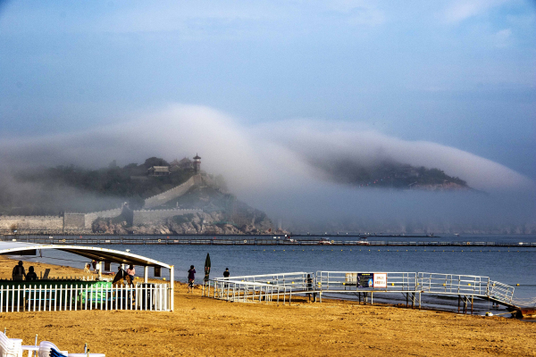 Advection fog creates spectacular views in Yantai