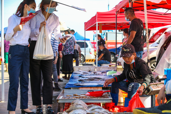 Yantai seafood market back to life after fish ban