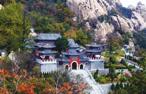 Autumn colors of Kunyu Mountain