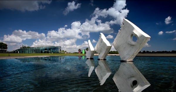 Shanghai Moon Lake Sculpture Park