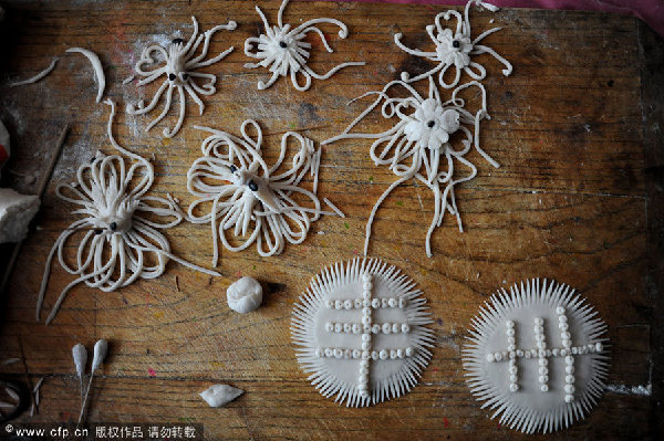 Dough molding craftsmanship in North China