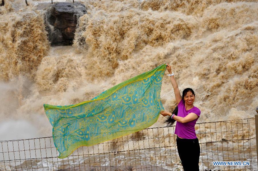 Stunning scenery of Hukou Waterfall