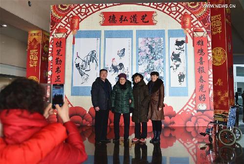 Rooster-themed artworks on exhibition in Shanxi