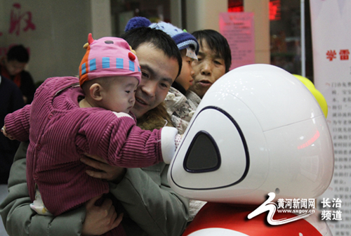 Shanxi introduces robots for medical services