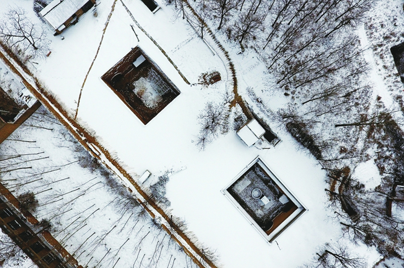 Shanxi cave dwelling courtyards blanketed in snow