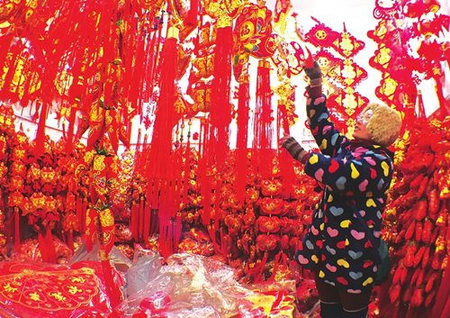 Market for Spring Festival goods active in Shanxi