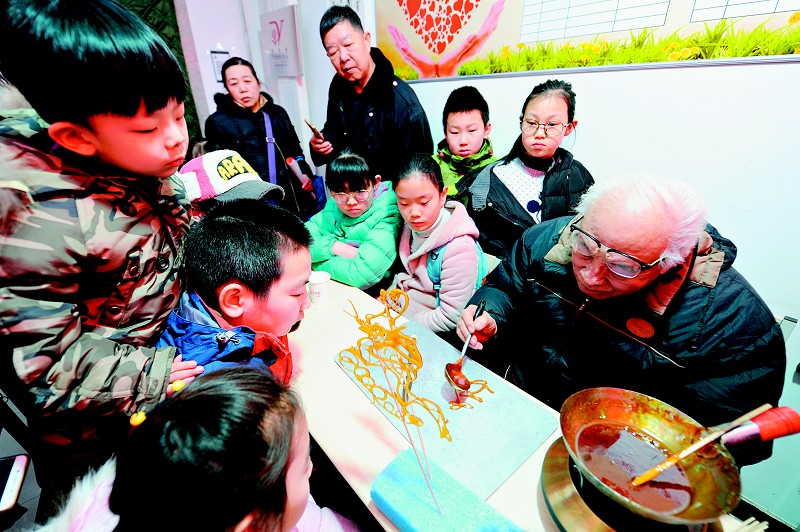 Festive mood set in Taiyuan