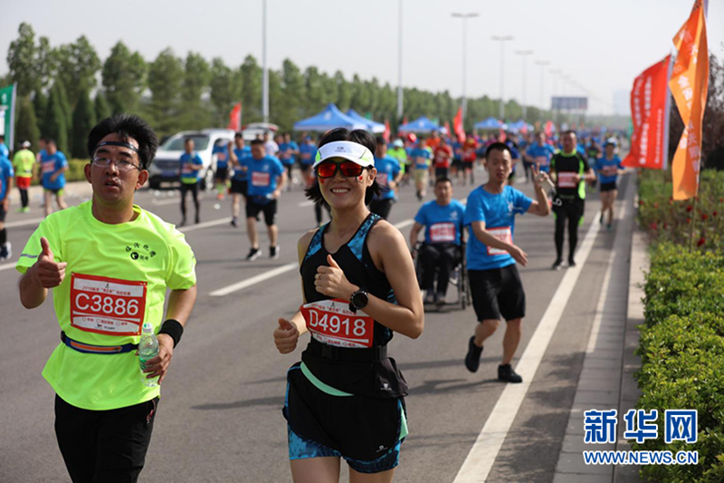 Linfen marathon attracts 10,000 runners