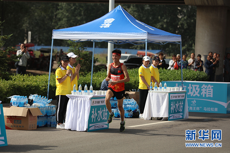 Linfen marathon attracts 10,000 runners