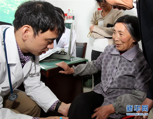 Zhejiang volunteers provide public services in Shanxi