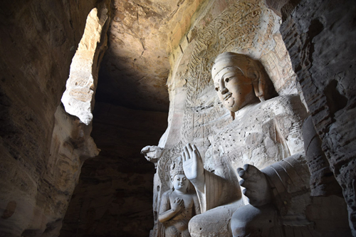 Yungang Grottoes: Buddhist caves house art treasures