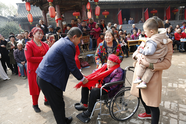 Senior cultural and art festival held in Taiyuan