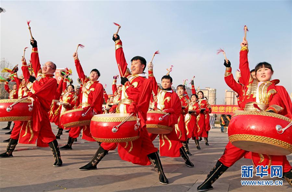 Traditional folk shows mark approaching Lantern Festival